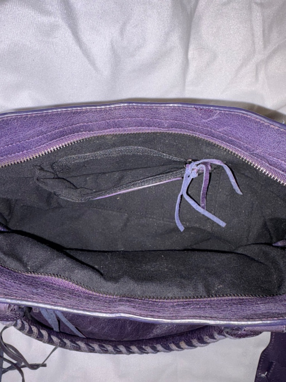 Yummy Purple Italian Distressed Leather Vintage Tote Bag!! - Picture 9 of 15